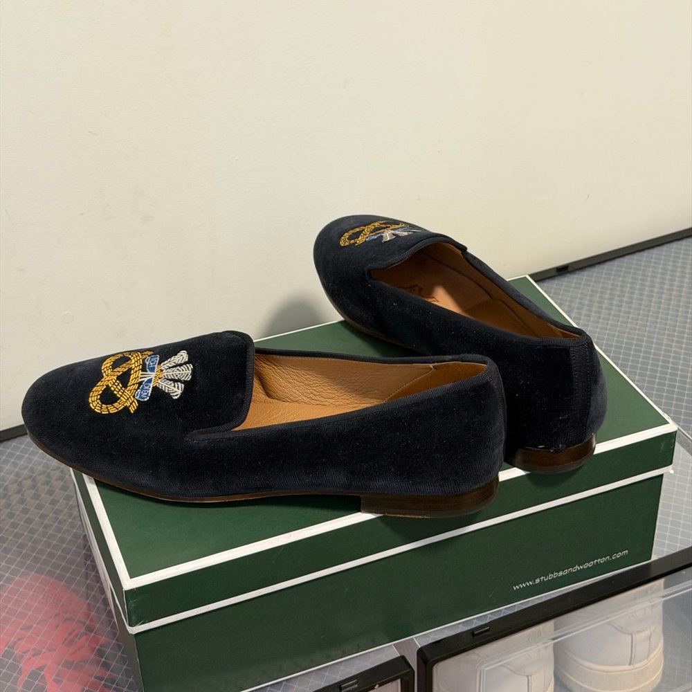 Stubbs and wootton Men's Black Loafers with Embroidered Detail